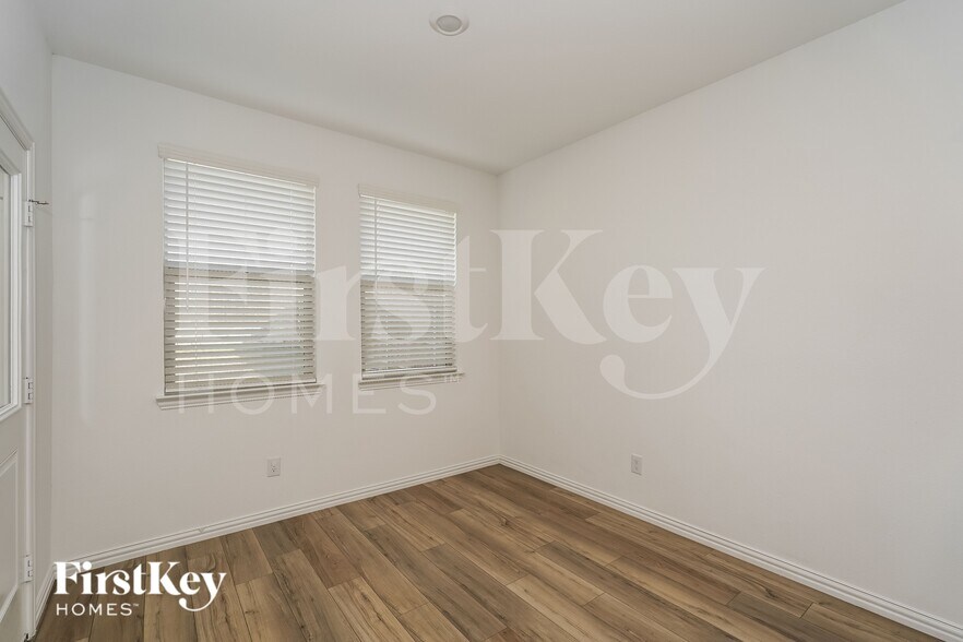 Building Photo - 2524 Goodrich Rd