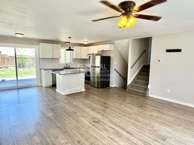 Building Photo - 7402 Treasure Trail Cir