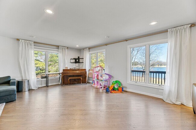 Building Photo - 2419 Cumberland Cir