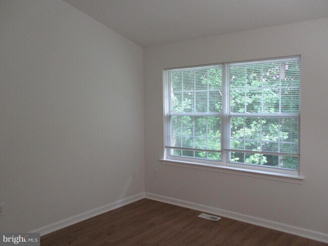 Building Photo - 11135 Maryland Manor Ct