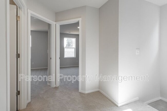 Building Photo - 242 N Layla Pl
