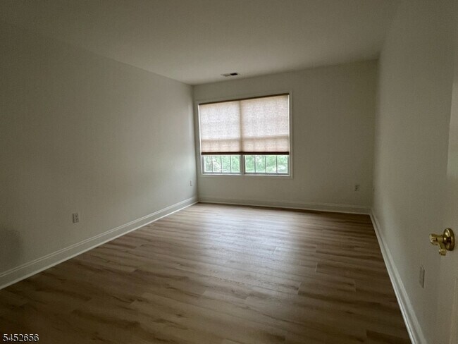 Building Photo - 311 Kensington Ln