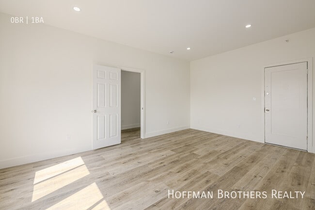 Building Photo - 1625 Mariposa Ave
