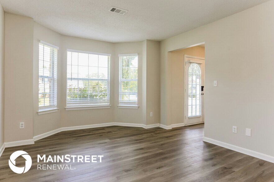 Building Photo - 5553 Wind River Ln