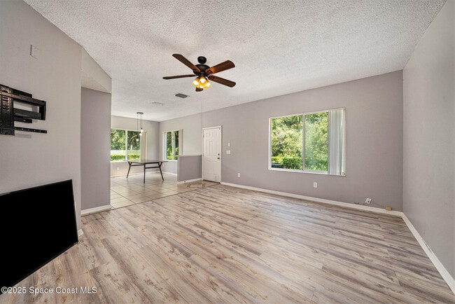 Building Photo - 18199 Paradise Point Dr