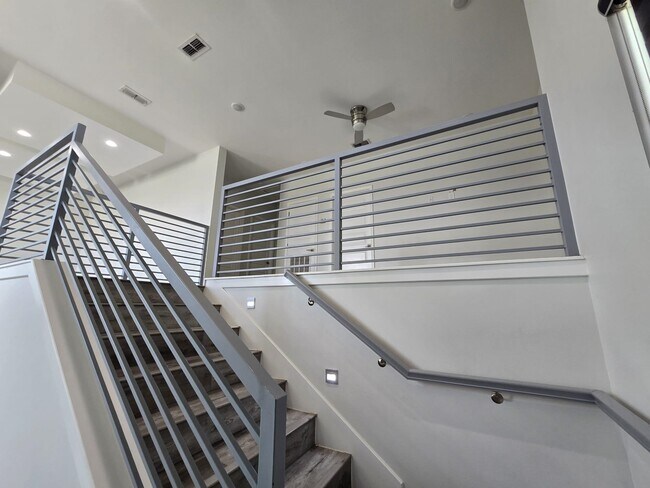 Building Photo - 2712 Corsican Ln