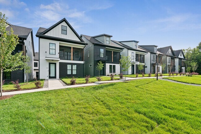 Building Photo - 335 Sophia Rain Dr