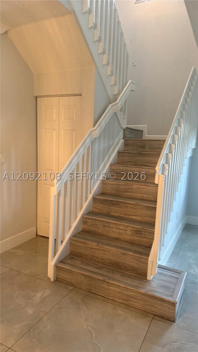 Building Photo - 3301 W 89th Terrace