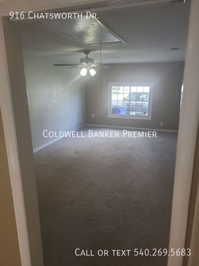 Building Photo - 916 Chatsworth Dr