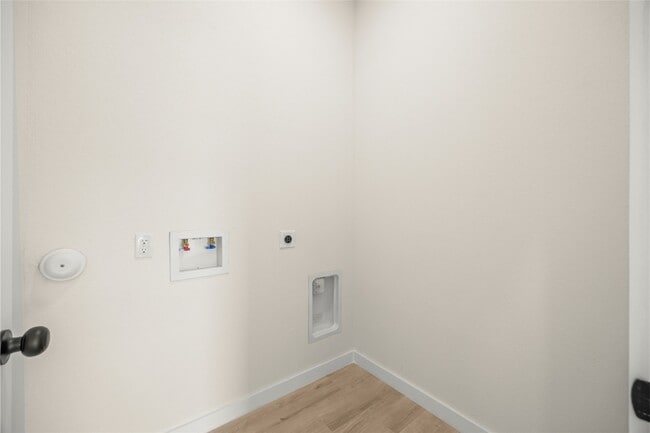 Building Photo - 9709 Pelsey St