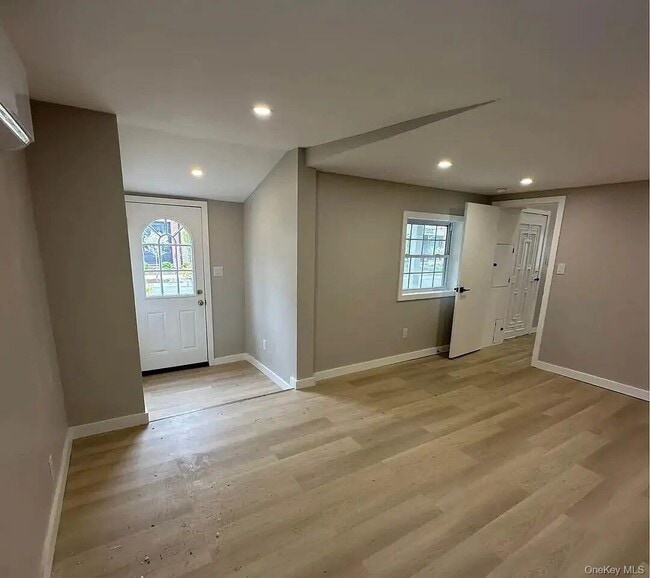 Building Photo - 18 Forester Ave
