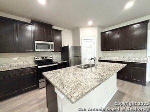 Building Photo - 6830 Emerald Valley