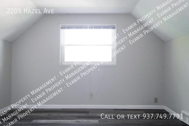 Building Photo - 2205 Hazel Ave