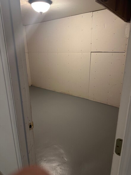 Building Photo - 1323 Haupt Ave
