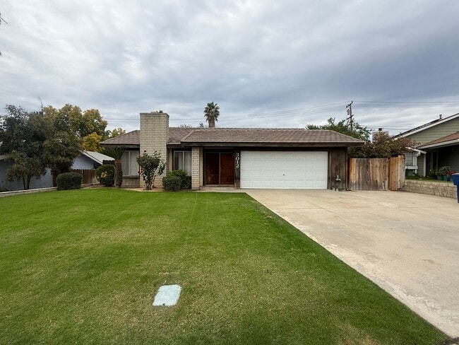 Building Photo - Spacious 4-Bedroom Home in Northeast Bakersfield