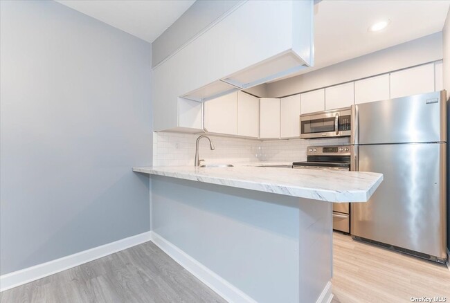 Building Photo - 91 Whalers Cove Dr