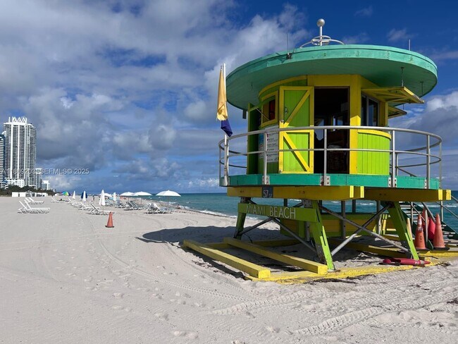 Building Photo - 5880 Collins Ave