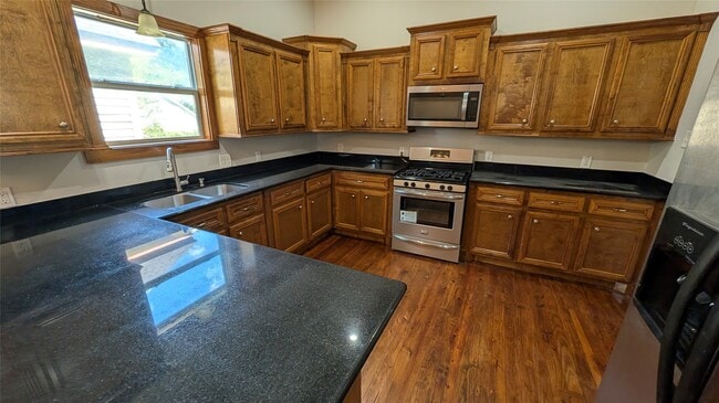 Building Photo - 702 Paschall St