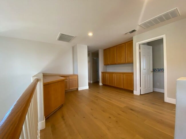Building Photo - Great 5 Bd/3Bth in the San Marcos Santa Fe...
