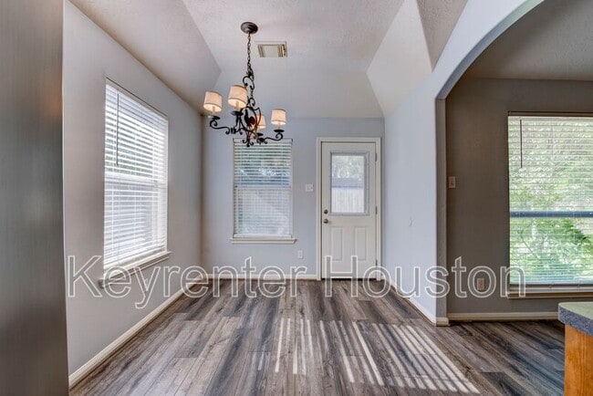 Building Photo - 6411 Silver Shade Dr