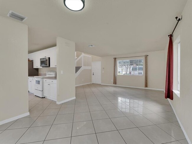 Building Photo - 308 NW 17th Terrace