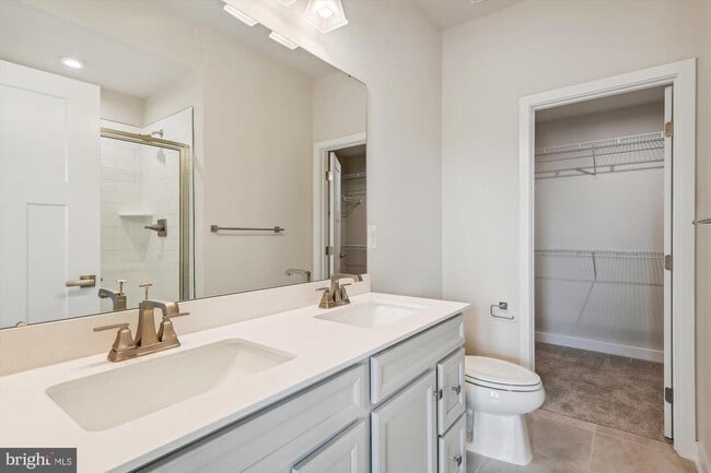 Building Photo - 4328 Ellipse Ter