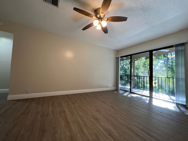 Building Photo - Newly Renovated Winter Springs Condo ~ New...