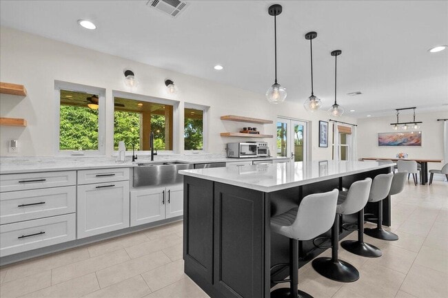Building Photo - 2447 Country Golf Dr