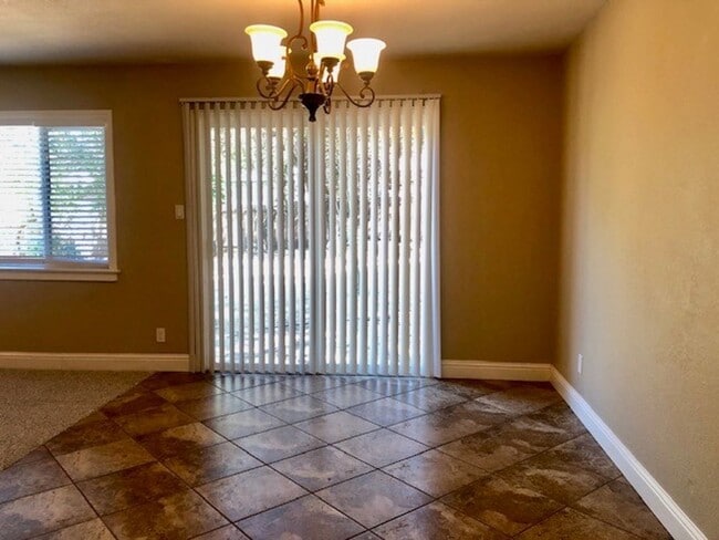 Building Photo - Nice 3 bed, 2 bath home in El Dorado Hills