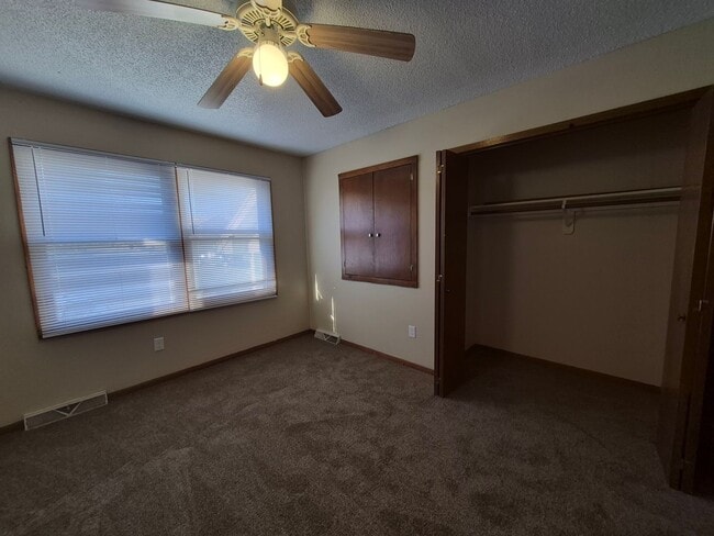 Building Photo - 1761-1763 E Lacona Avenue