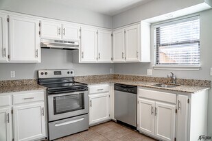 Building Photo - 1370 Oakland Ave