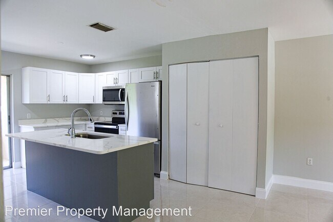 Building Photo - 2 br, 1 bath House - 1097 San Remo Avenue