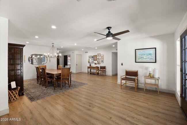 Building Photo - 5449 E Larkspur Dr