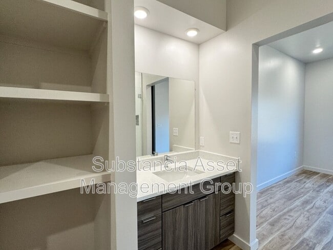 Building Photo - 1665 Midtown Pl