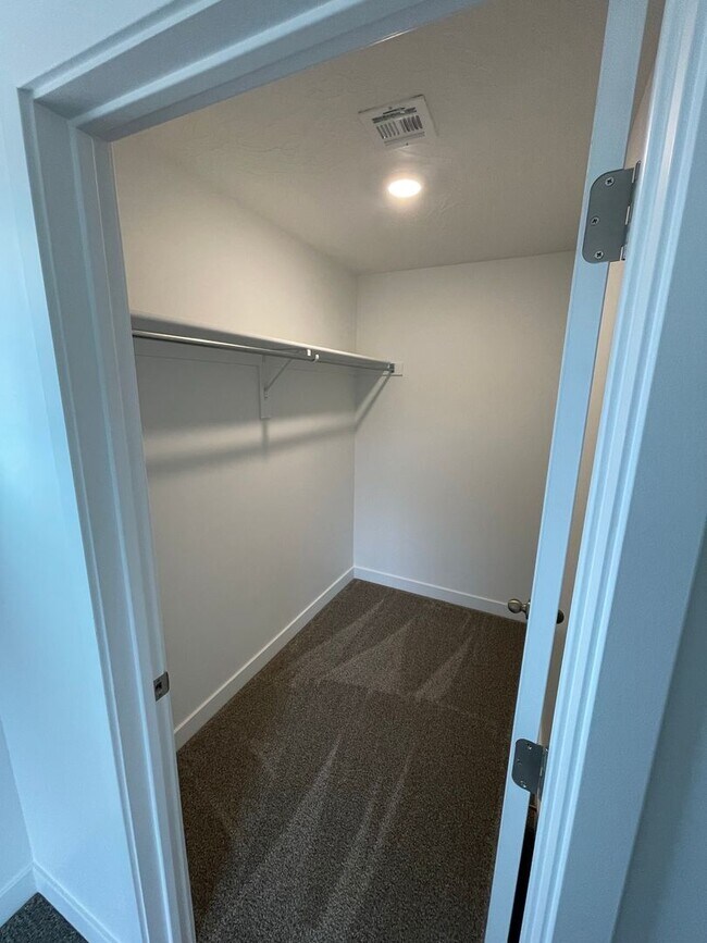 Building Photo - LaGrand at Old Sorrel!!