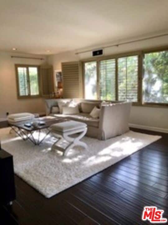 Building Photo - 8049 Briar Summit Dr