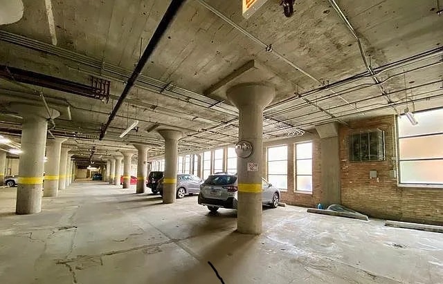 Building Photo - Comfortable Living in a Great Neighborhood