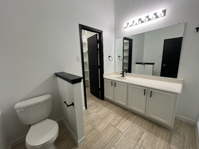 Building Photo - 6304 Spring Ranch Dr