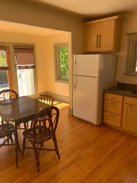 Building Photo - 1308 Oxford St