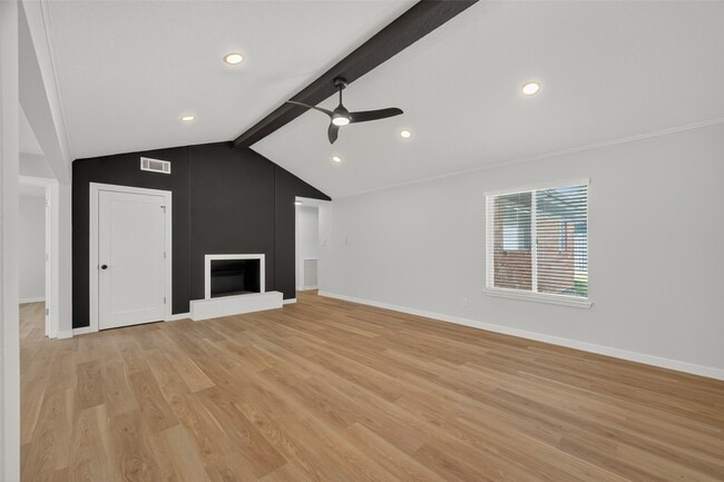 Building Photo - 11742 N Little John Cir