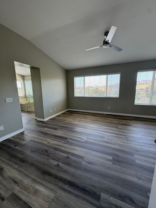 Building Photo - 40029 Lafayette Dr