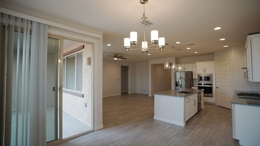 Building Photo - 13942 E Silver Pne Trl