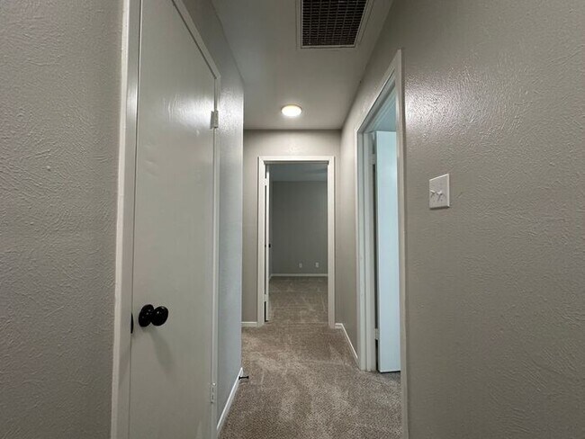 Building Photo - Available Now! 3 Bedroom 2.5 Bath Duplex i...