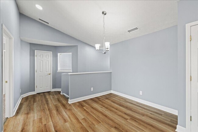 Building Photo - Cross Pointe Business Park***Walking Distance to Costco***2 Bedroom Apartment Promenade Developme...