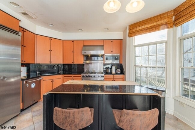 Building Photo - 115 Kensington Ln