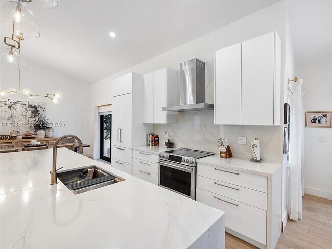 Building Photo - 3776 SW 107th Ct