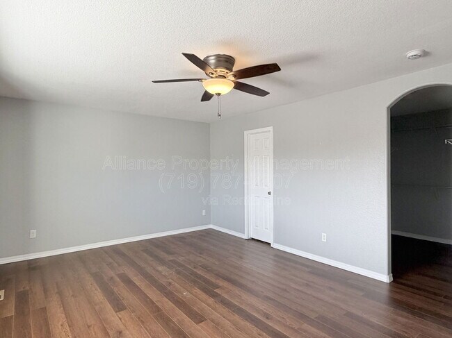 Building Photo - 3910 Reindeer Cir