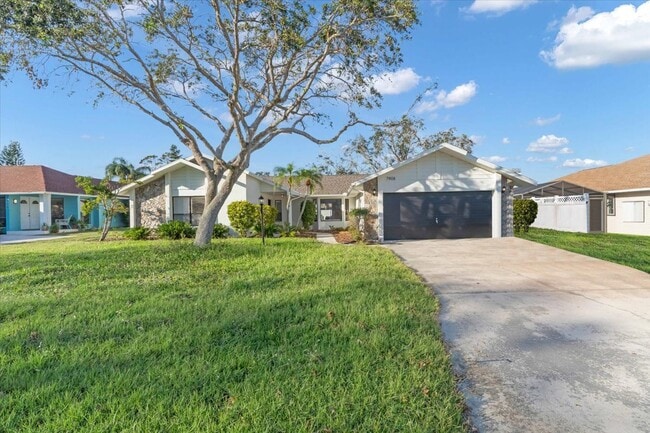 Building Photo - 5BR New Pool 10 min from Beach Fully Furnished