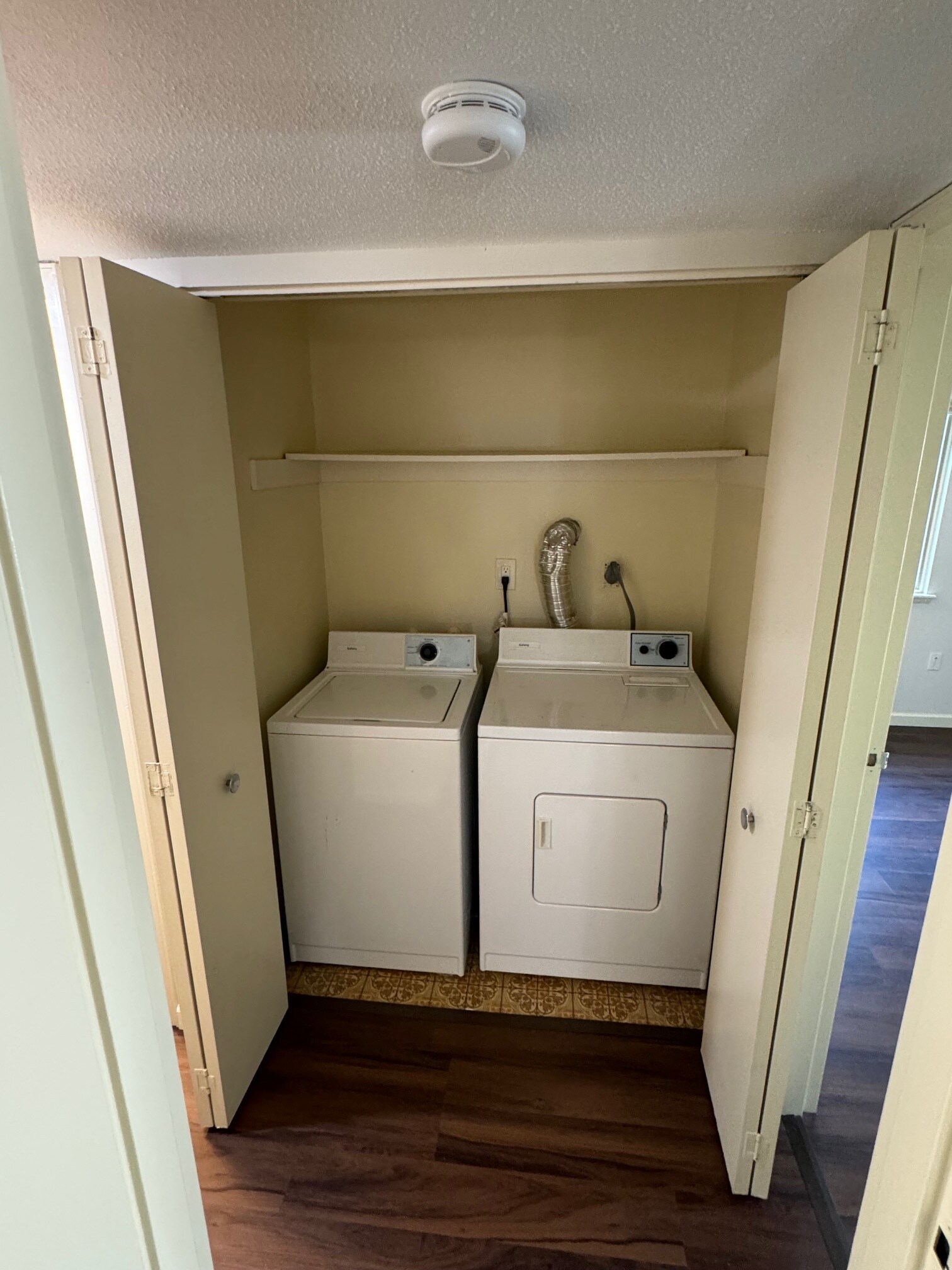 Building Photo - 5 Post Oak Ln