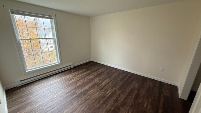 Building Photo - 12 Union St